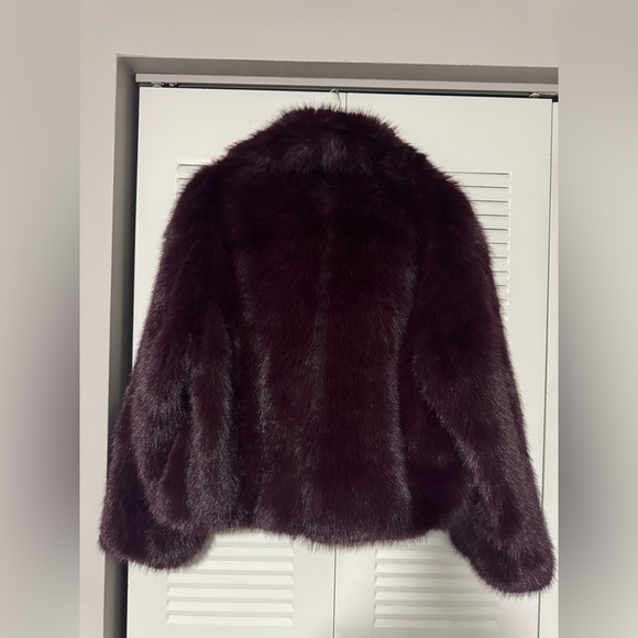 ZARA SHORT FAUX FUR COAT WITH FIREMAN CLASPS - Picture 4 of 4